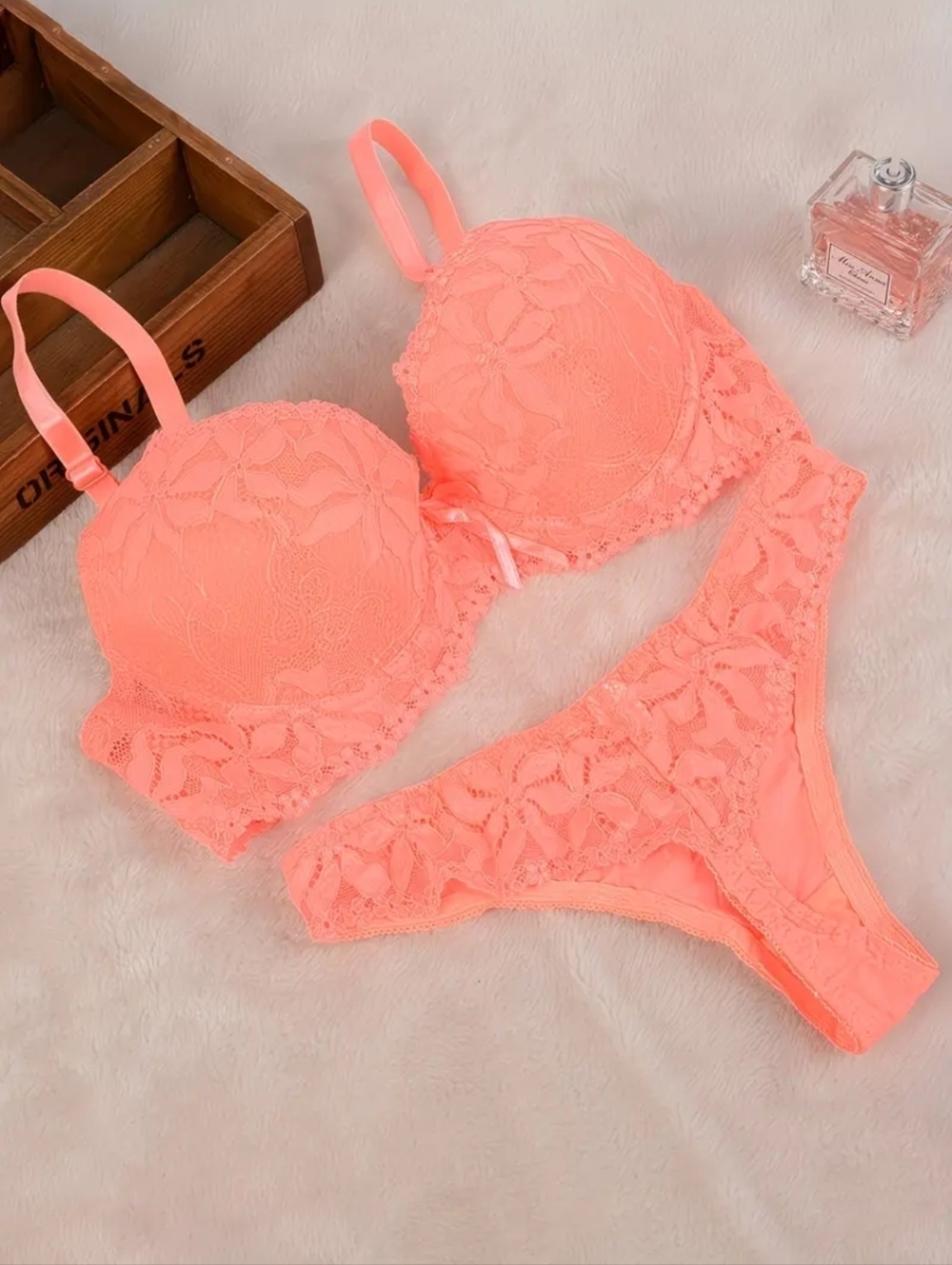 Womens Lace Push-Up Bra Set, Sexy and Elegant Underwear with G-String Panties